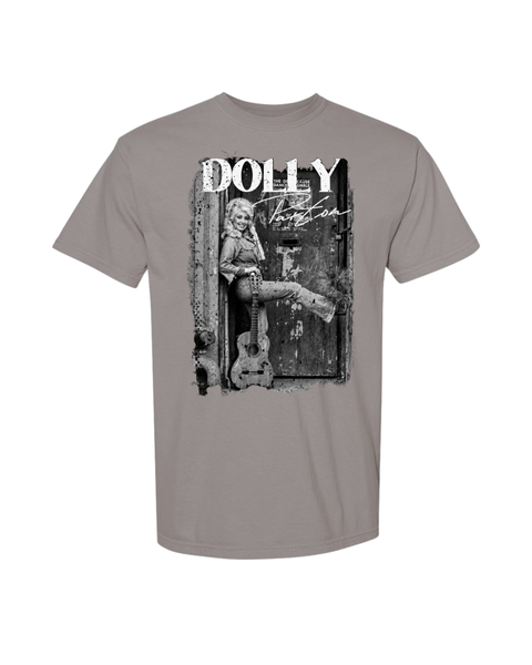 Dolly with Guitar